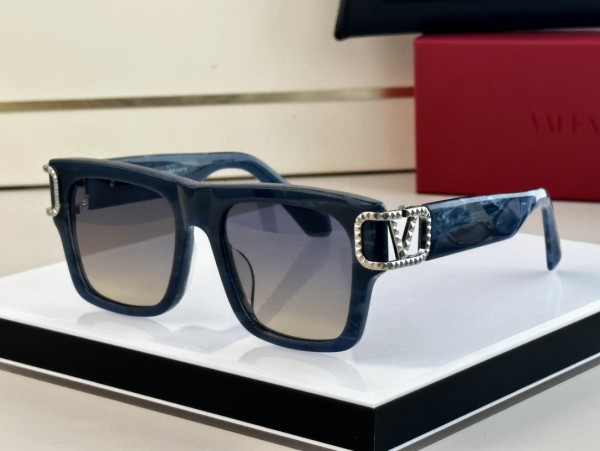 sunglasses Valentino VLS-199A  Size: 53 19-138