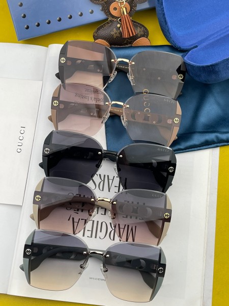 Sunglasses Gucci G0296