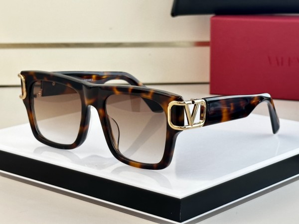 sunglasses Valentino VLS-199A  Size: 53 19-138