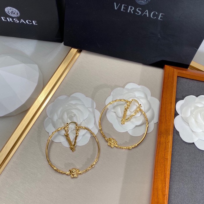 Jewelry Versace 1