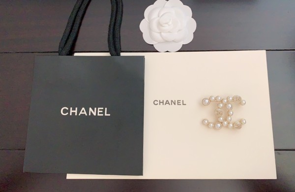 CHANEL Brooches Women's Gold