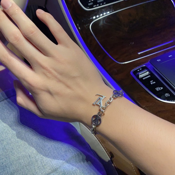 Accessories Louis Vuitton 54