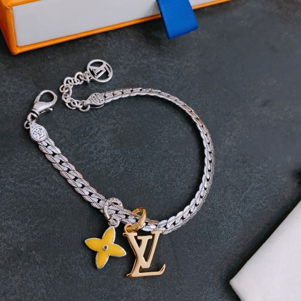 Accessories Louis Vuitton 50