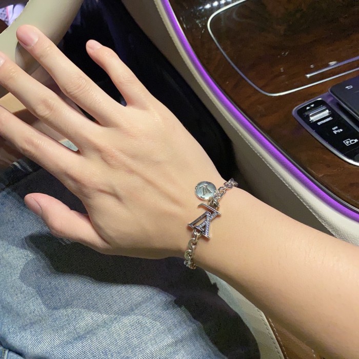 Accessories Louis Vuitton 53