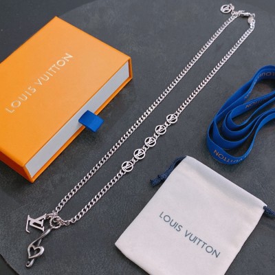 Accessories Louis Vuitton 52