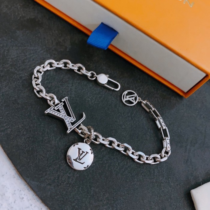 Accessories Louis Vuitton 53