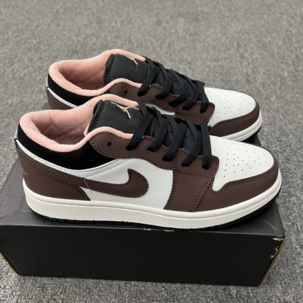 Jordan 1 Low Mocha