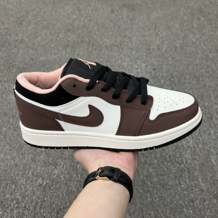Jordan 1 Low Mocha