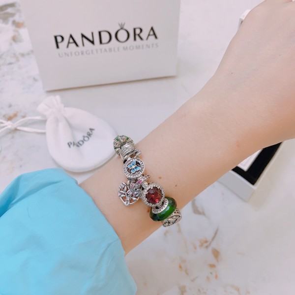 Jewelry pandora 84