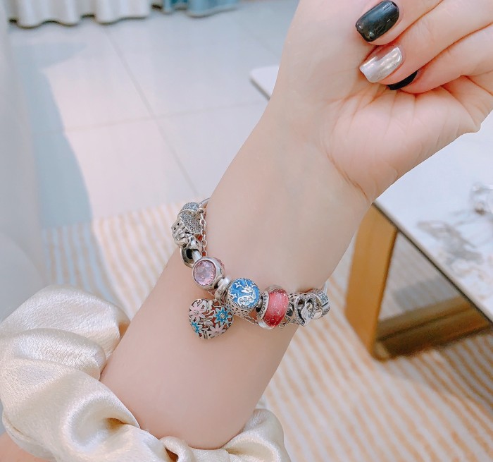 Jewelry pandora 77