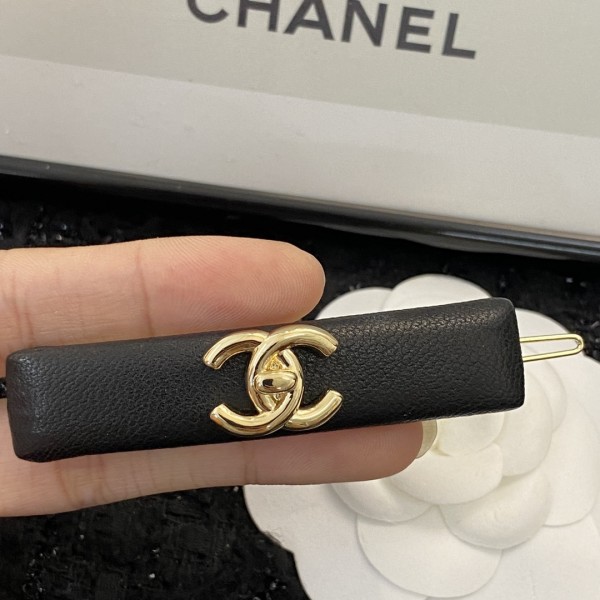 hairclip Chanel 1
