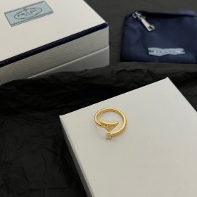 Jewelry Prada 17