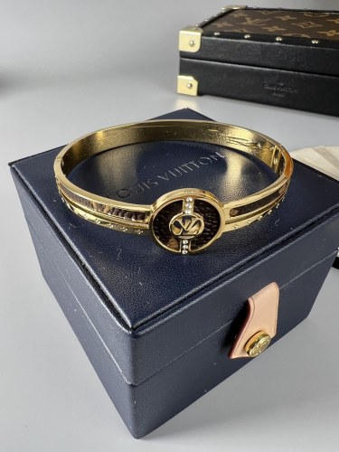 Jewelry Louis Vuitton 84