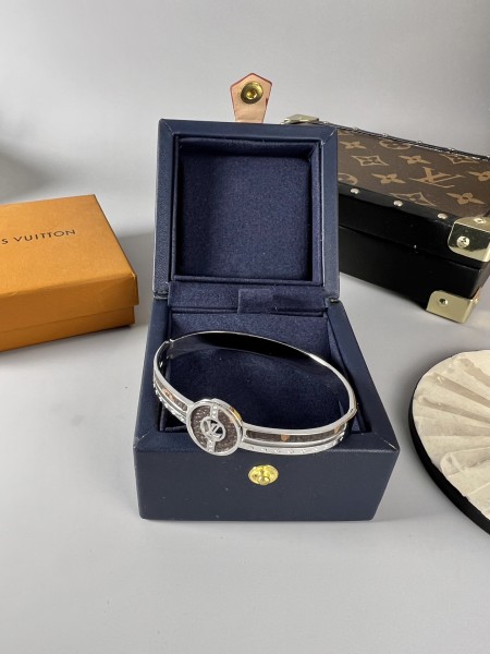 Jewelry Louis Vuitton 84
