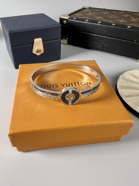 Jewelry Louis Vuitton 84