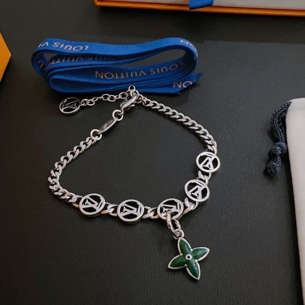 Jewelry Louis Vuitton 79