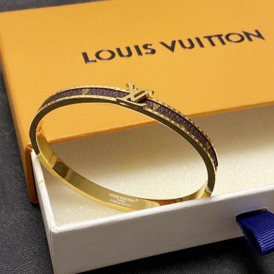 Jewelry Louis Vuitton 108