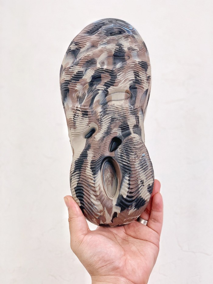 adidas Yeezy Foam RNR MX Cinder