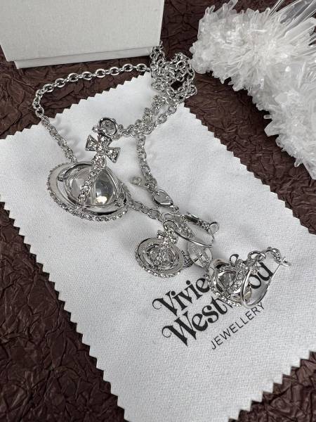  Jewelry vivienne westwood 51