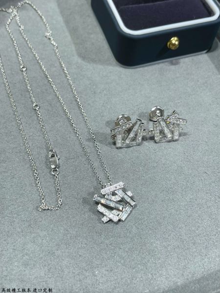 Jewelry graff 49