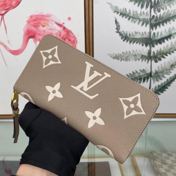 Handbag Louis Vuitton M69794 size 19.5 x 10.5 x 2.5 cm