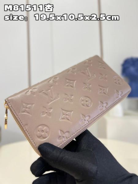 LOUIS VUITTON Zippy Wallet M81511 size 19.5*2.5*10.5 cm