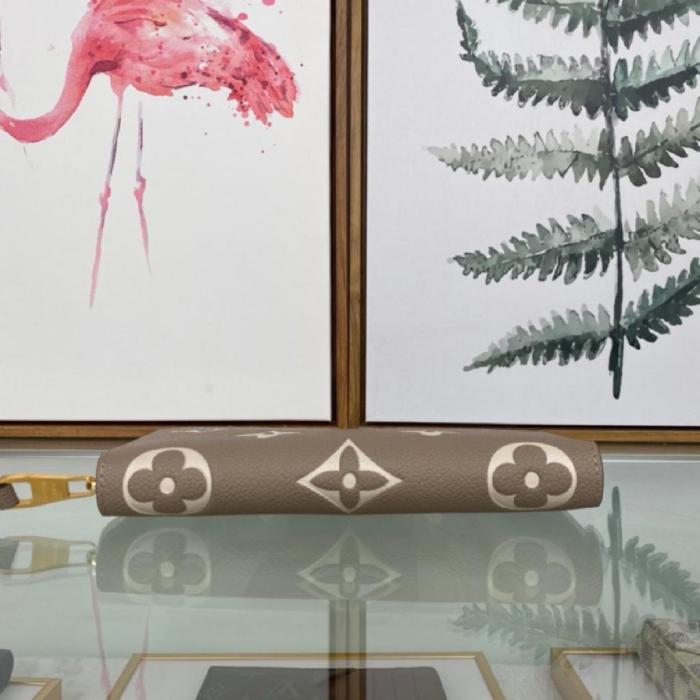 Handbag Louis Vuitton M69794 size 19.5 x 10.5 x 2.5 cm