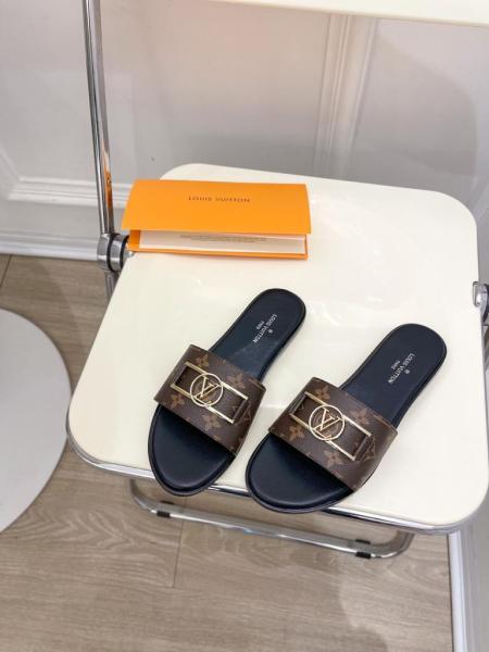 Louis Vuitton 1A64MK Lock it Flat Mule