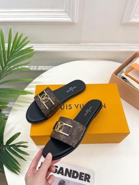 Louis Vuitton 1A64MK Lock it Flat Mule