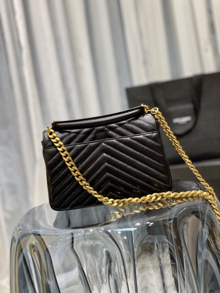 Handbags SAINT LAURENT 392737 size 24x17x6 cm