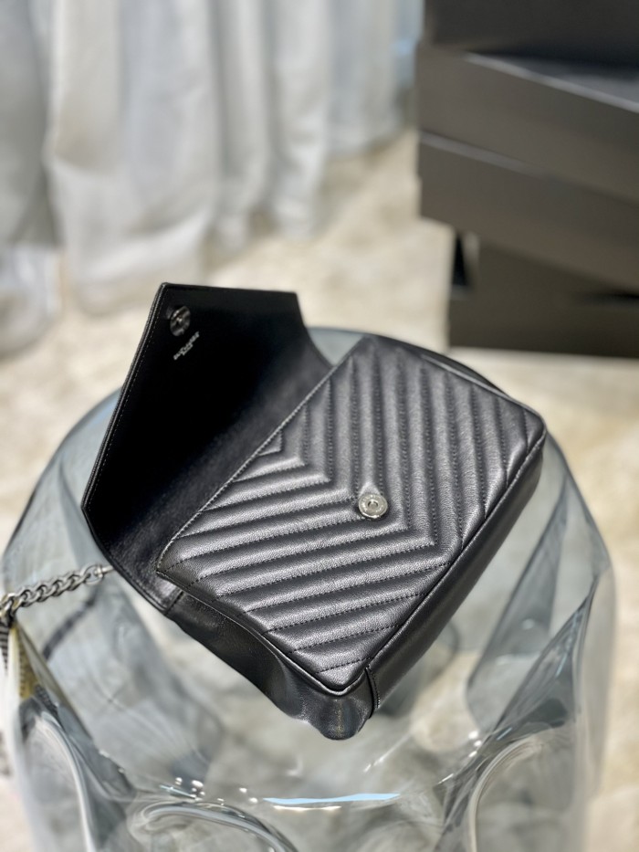 Handbags SAINT LAURENT 392737 size 24x17x6 cm