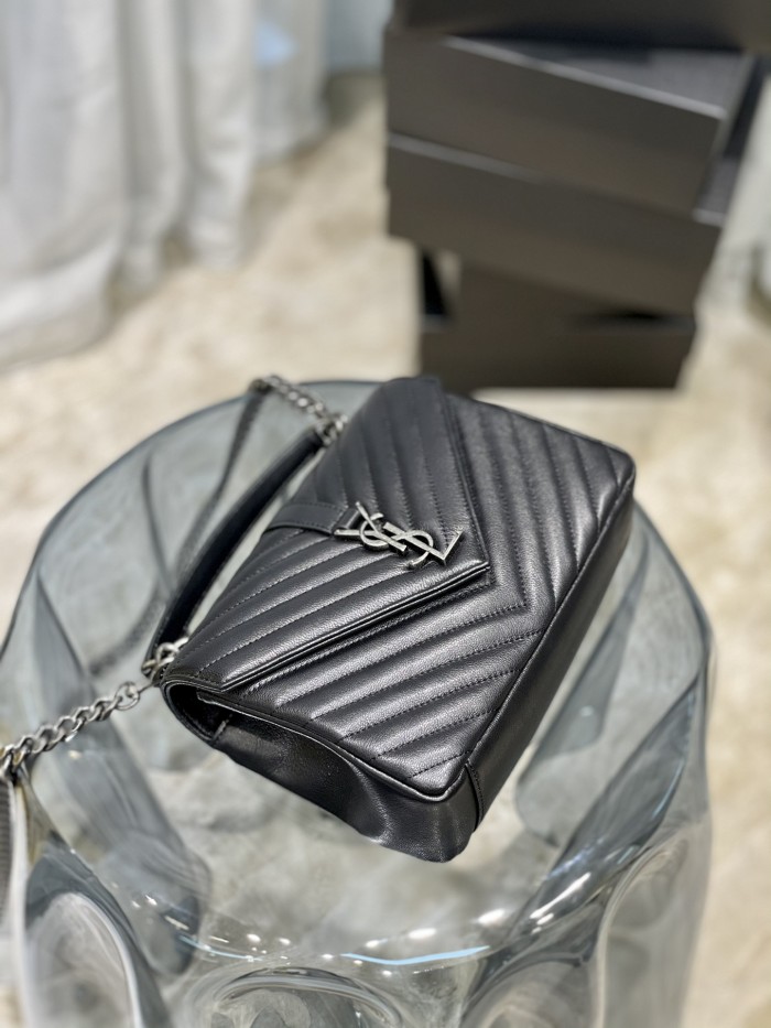 Handbags SAINT LAURENT 392737 size 24x17x6 cm