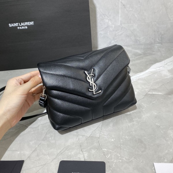 SAINT LAURENT Leather Crossbody Bag, Shoulder Bag Women's Black 630951-DV706-1000 size 20*7.5*14 cm