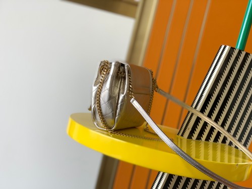 Handbags SAINT LAURENT 672738 size 18x13x6cm