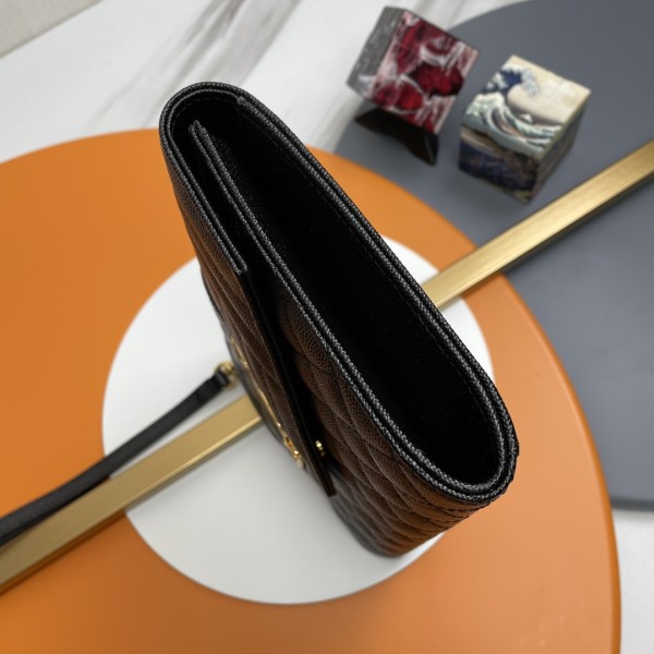 Handbags SAINT LAURENT 617662 size 21x16x3 cm