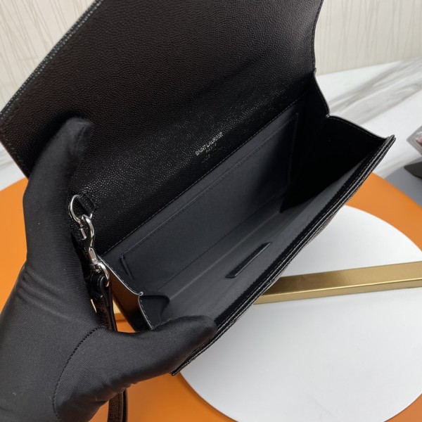 Handbags SAINT LAURENT 617662 size 21x16x3 cm