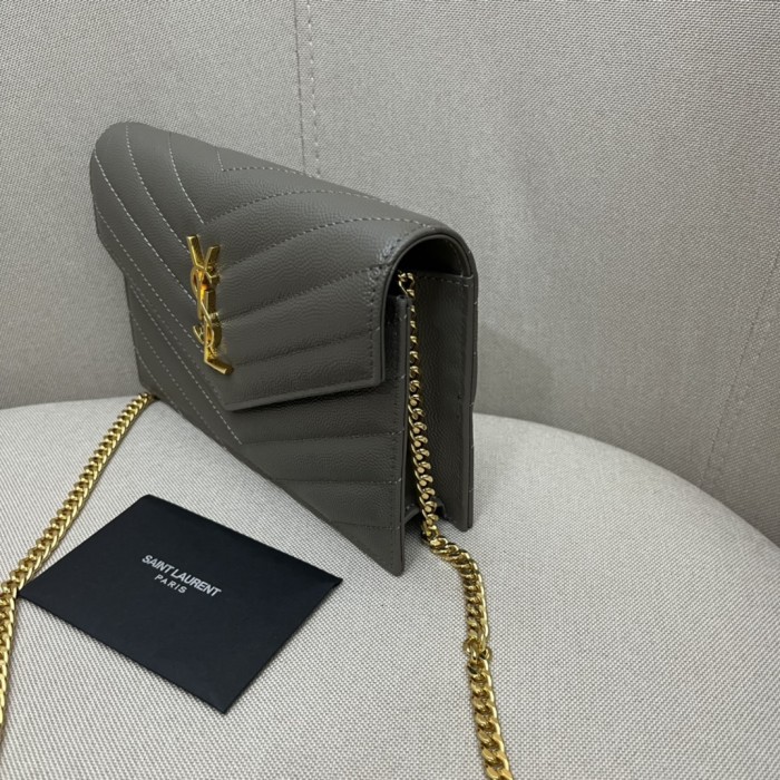 Handbags SAINT LAURENT 393953 size 19x11.5x4 cm