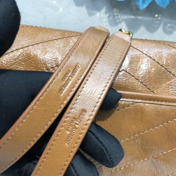 Handbags SAINT LAURENT 633158 size 28X20.5X8.5 CM