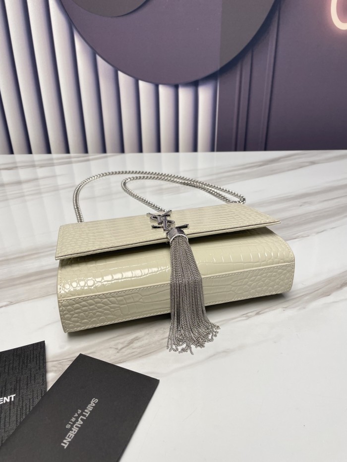 Handbags  SAINT LAURENT 474366 size 20x12.5x5 cm