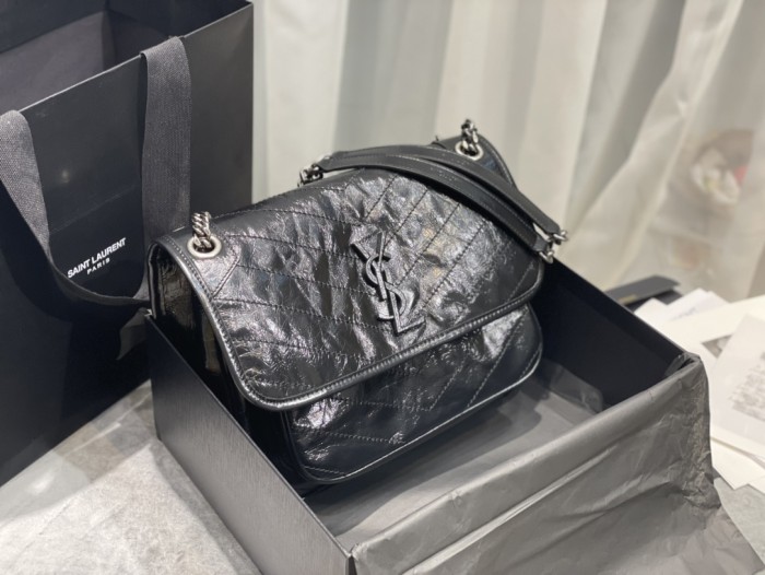 Handbags SAINT LAURENT 498894 size 28x20.5x8.5 cm