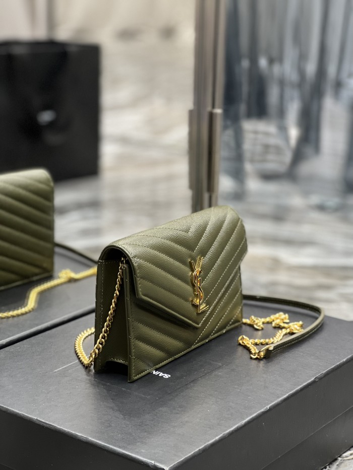 Handbags SAINT LAURENT 393953 size 19x11.5x4 cm