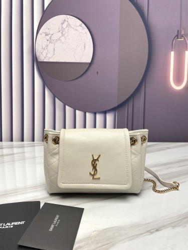 Handbags  SAINT LAURENT 672738 size 18x13x6 cm