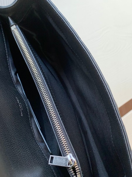 Handbags SAINT LAURENT 392738 size 32X21X8 Cm