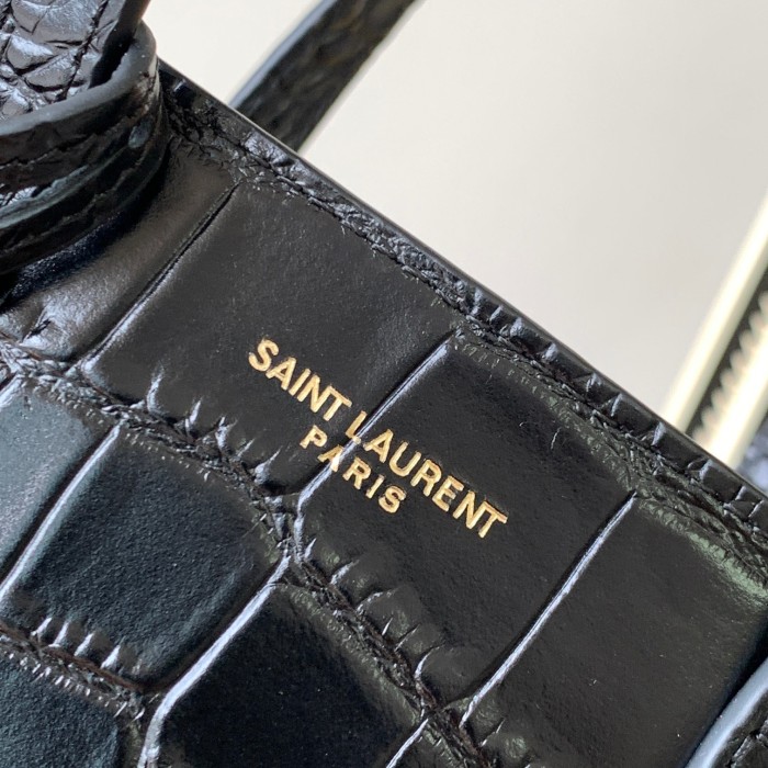 Handbags SAINT LAURENT 612367 size 18x17x8 cm