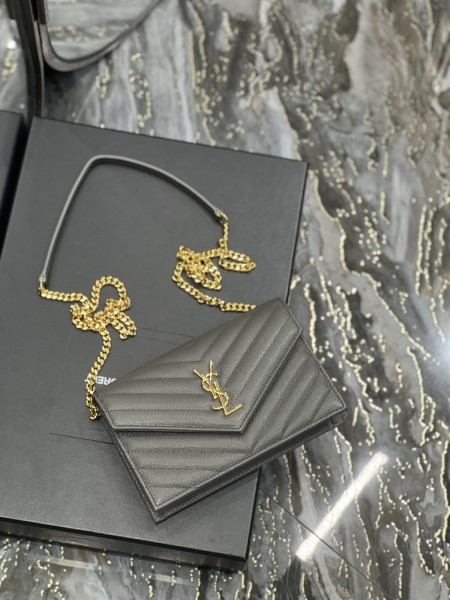 Handbags SAINT LAURENT 393953 size 19x11.5x4 cm