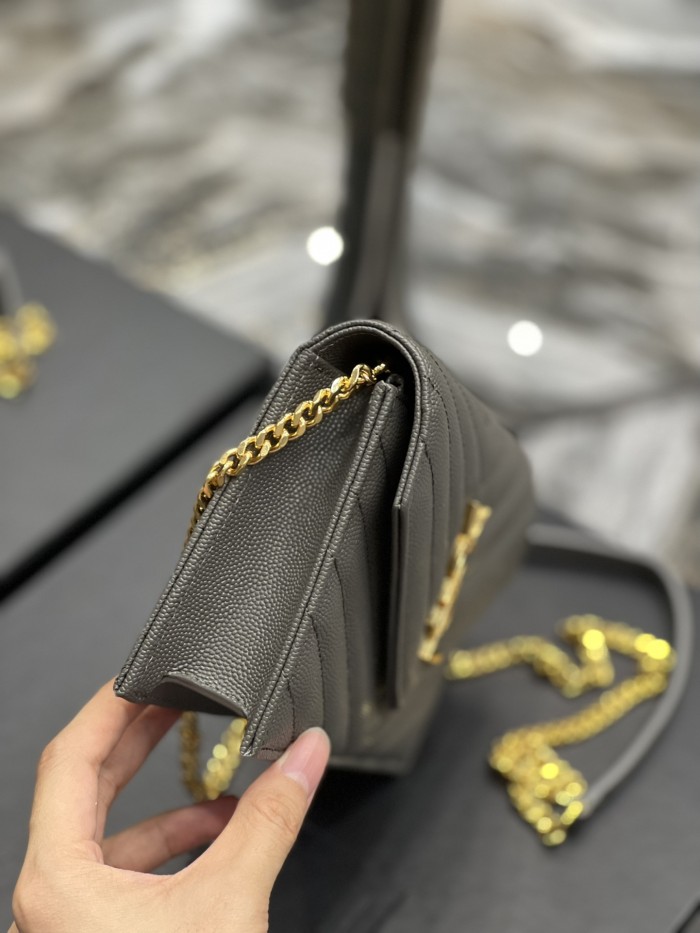 Handbags SAINT LAURENT 393953 size 19x11.5x4 cm