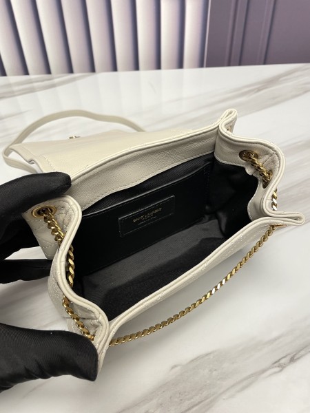 Handbags  SAINT LAURENT 672738 size 18x13x6 cm