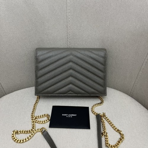 Handbags SAINT LAURENT 393953 size 19x11.5x4 cm
