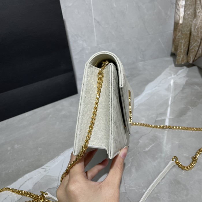 Handbags SAINT LAURENT 393953 size 19x11.5x4 cm