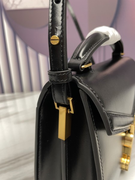 Handbags SAINT LAURENT 602716 size 20x16x7.5 cm